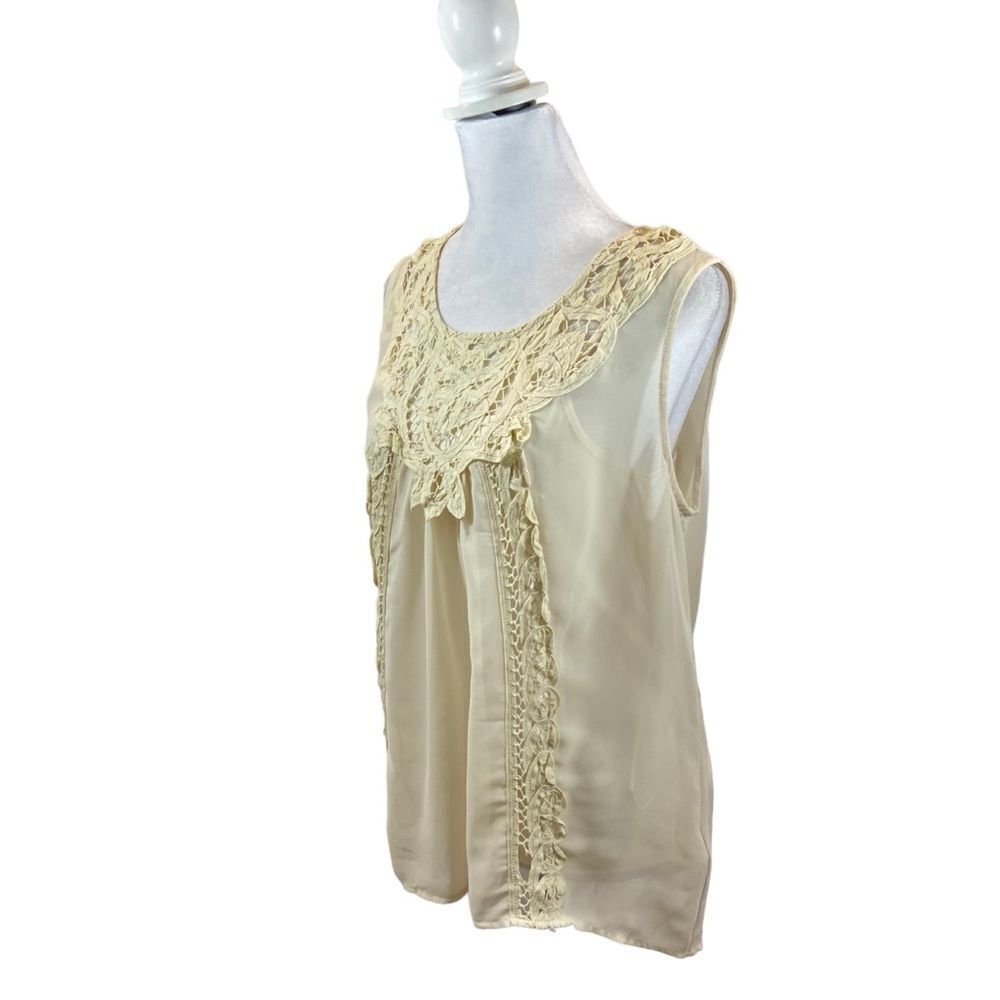 Ladies Adiva Brand‎ Sleeveless Cream Embroidered Detail Blouse Size Medium
